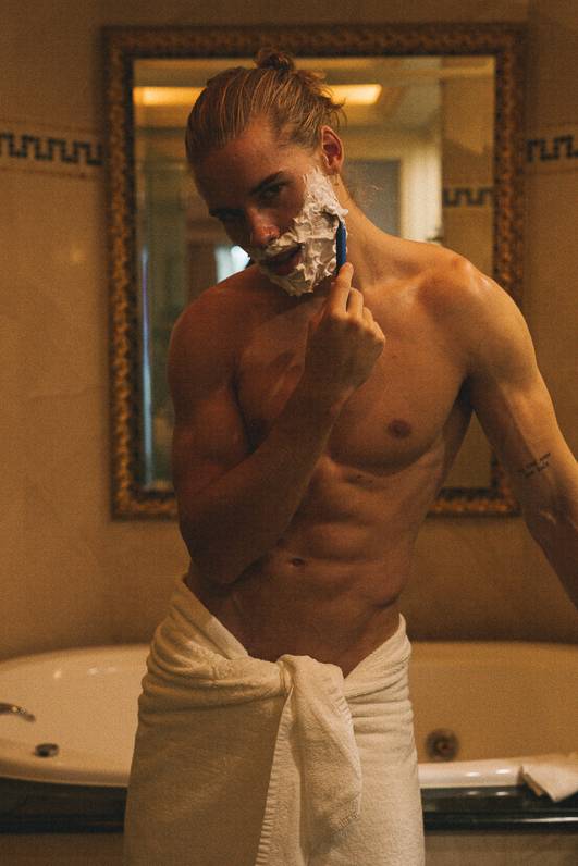 ‘Room service’ ft Lucas Whitesmith — image 19